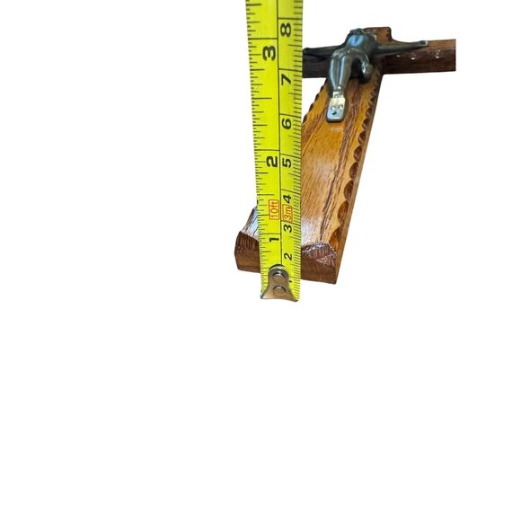 Crucifix With Brass Jesus Christ Figure & INRI Plaque Wooden Wall HANGING - Picture 9 of 10